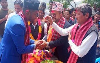 बैतडीको डिलाशैनीका जनप्रतिनिधिहरुद्वारा शपथ ग्रहण 